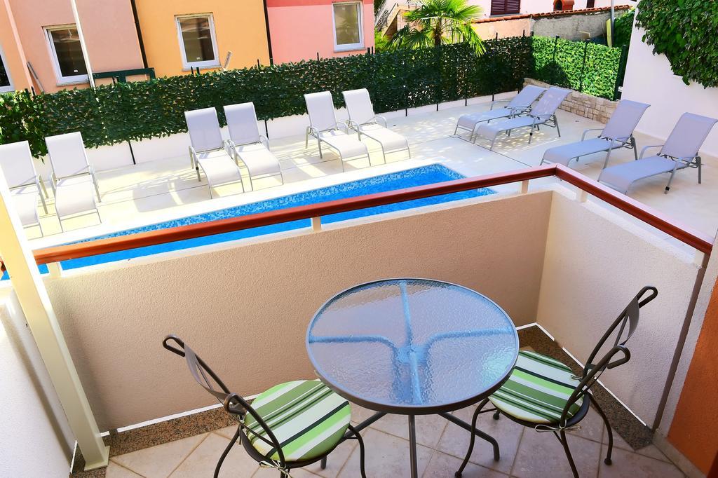 Apartments Zdjelar Porec Esterno foto