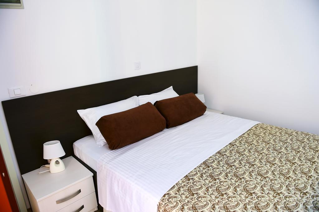 Apartments Zdjelar Porec Esterno foto