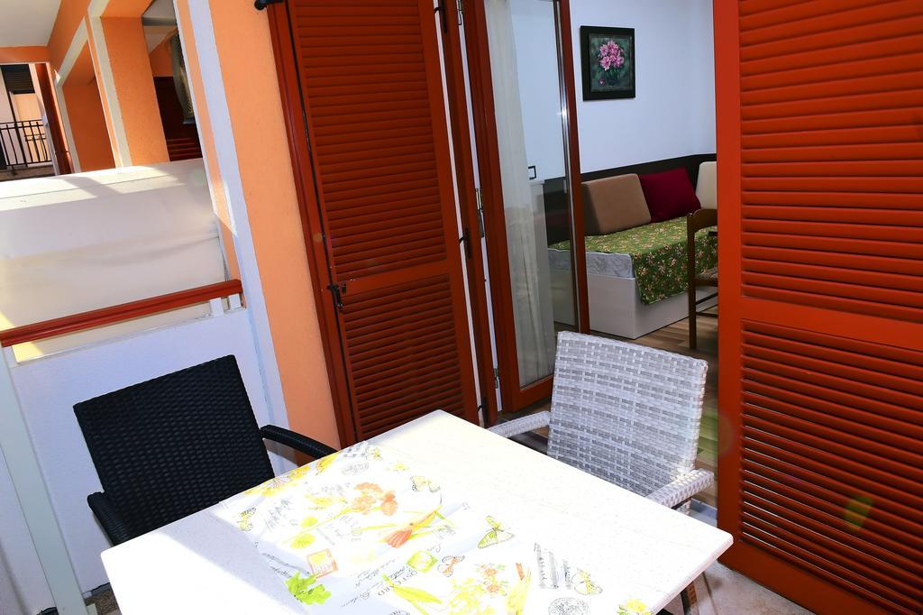 Apartments Zdjelar Porec Esterno foto