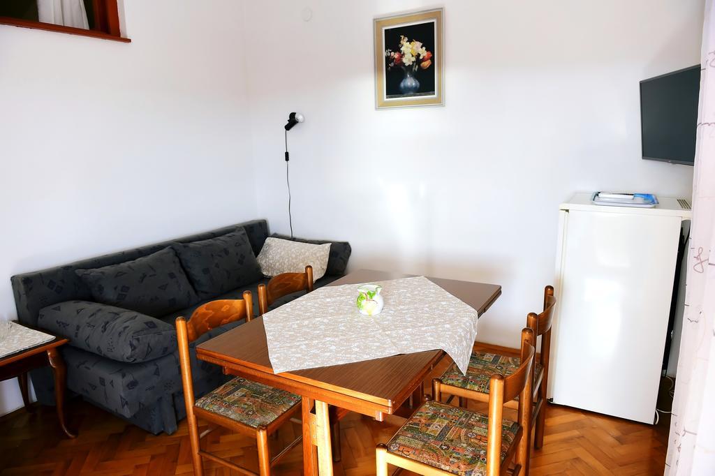 Apartments Zdjelar Porec Esterno foto