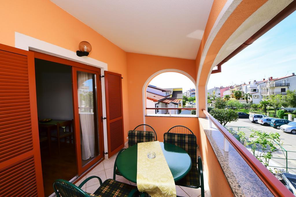 Apartments Zdjelar Porec Esterno foto