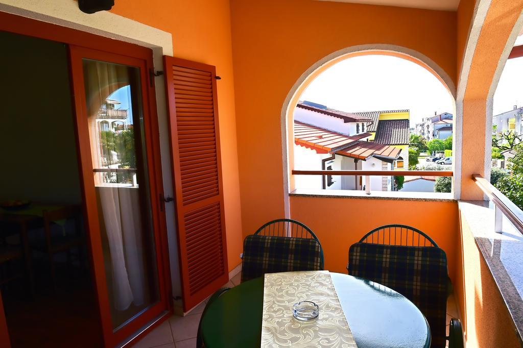 Apartments Zdjelar Porec Esterno foto
