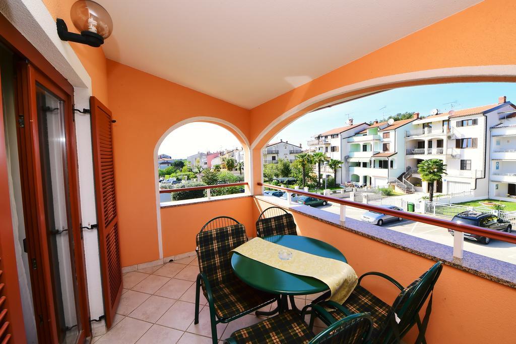 Apartments Zdjelar Porec Esterno foto