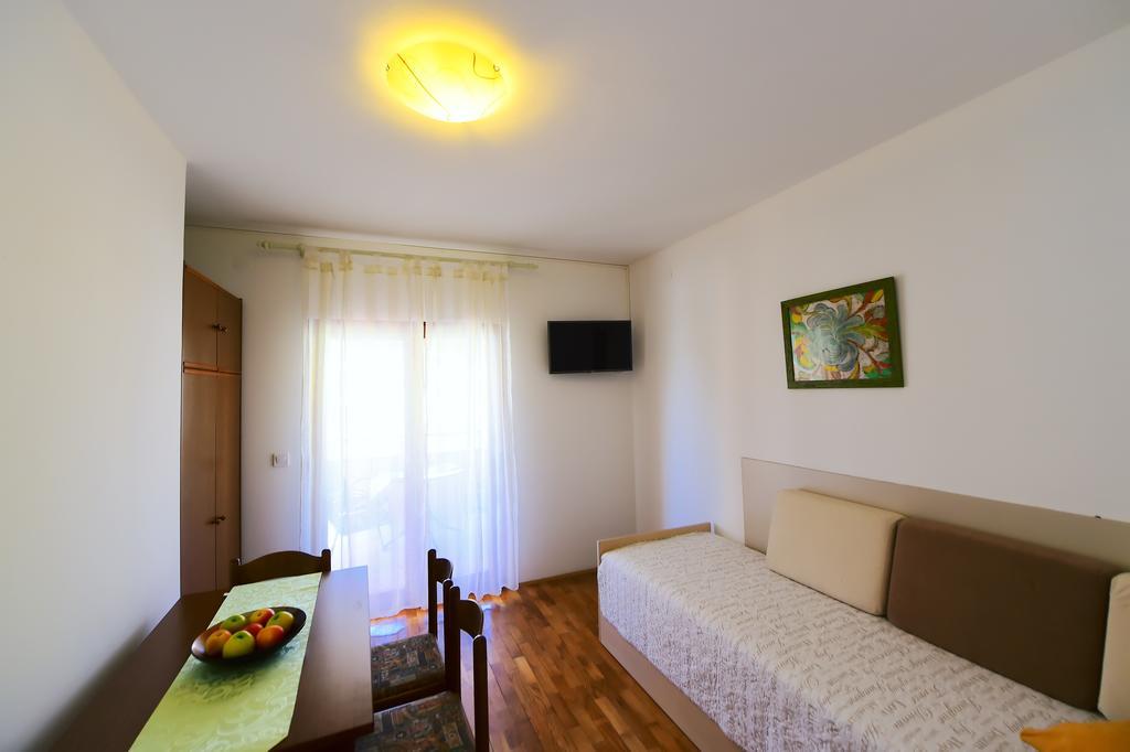 Apartments Zdjelar Porec Esterno foto