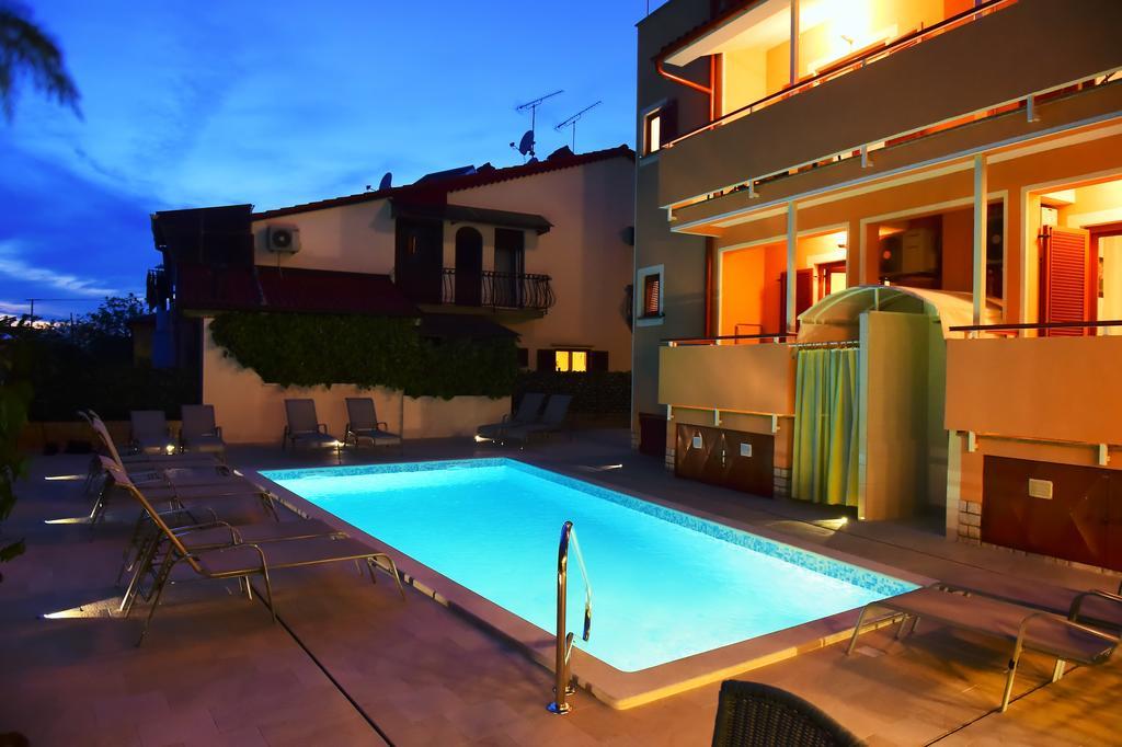 Apartments Zdjelar Porec Esterno foto
