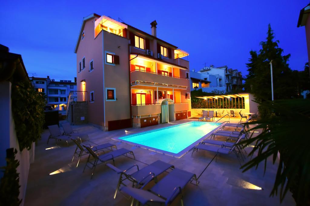 Apartments Zdjelar Porec Esterno foto