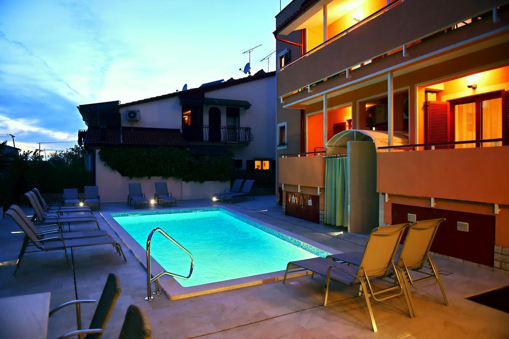 Apartments Zdjelar Porec Esterno foto
