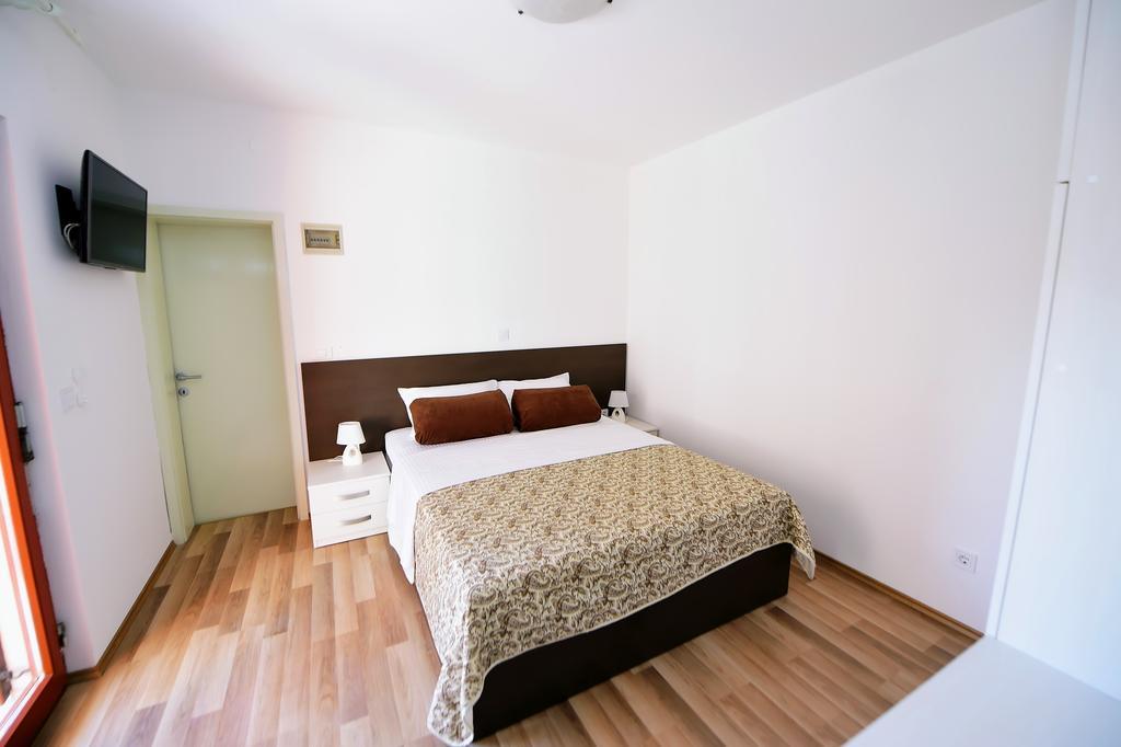 Apartments Zdjelar Porec Esterno foto