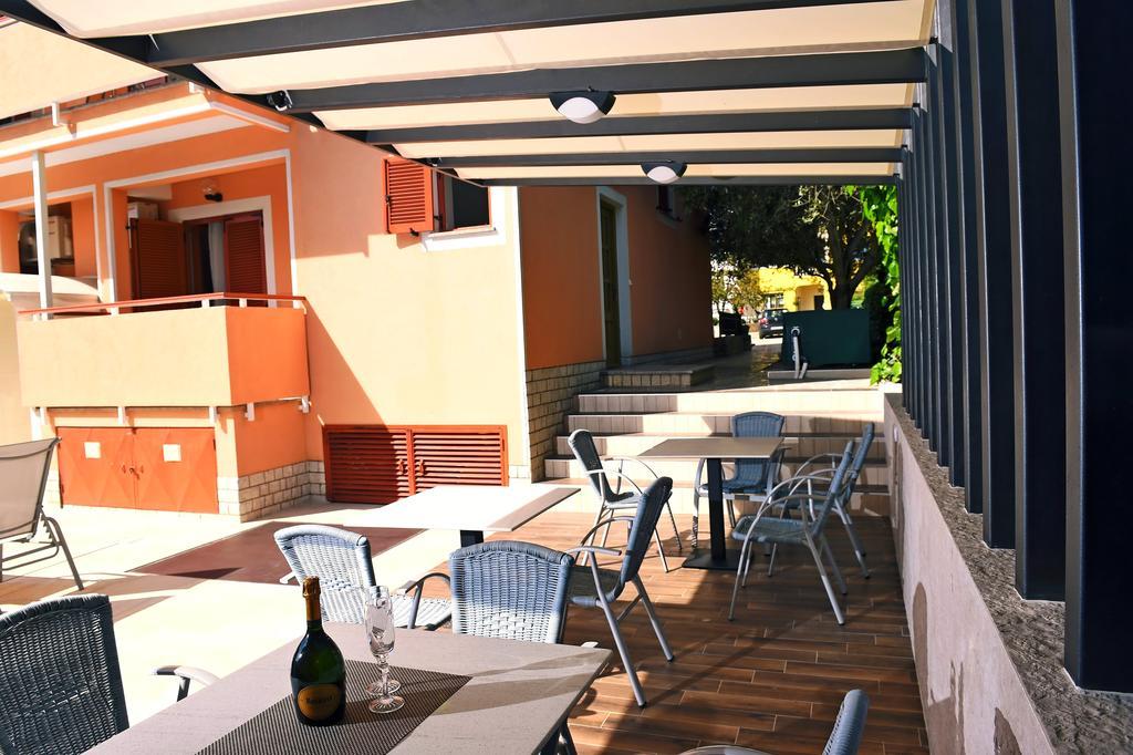 Apartments Zdjelar Porec Esterno foto