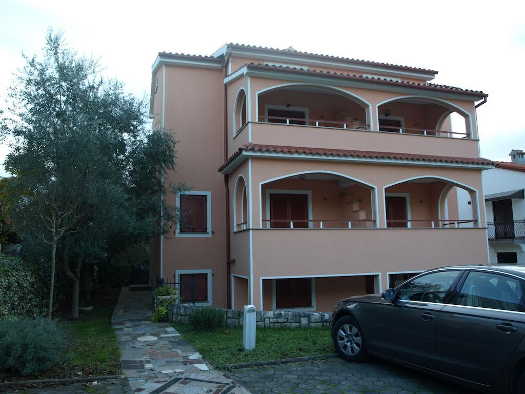Apartments Zdjelar Porec Esterno foto